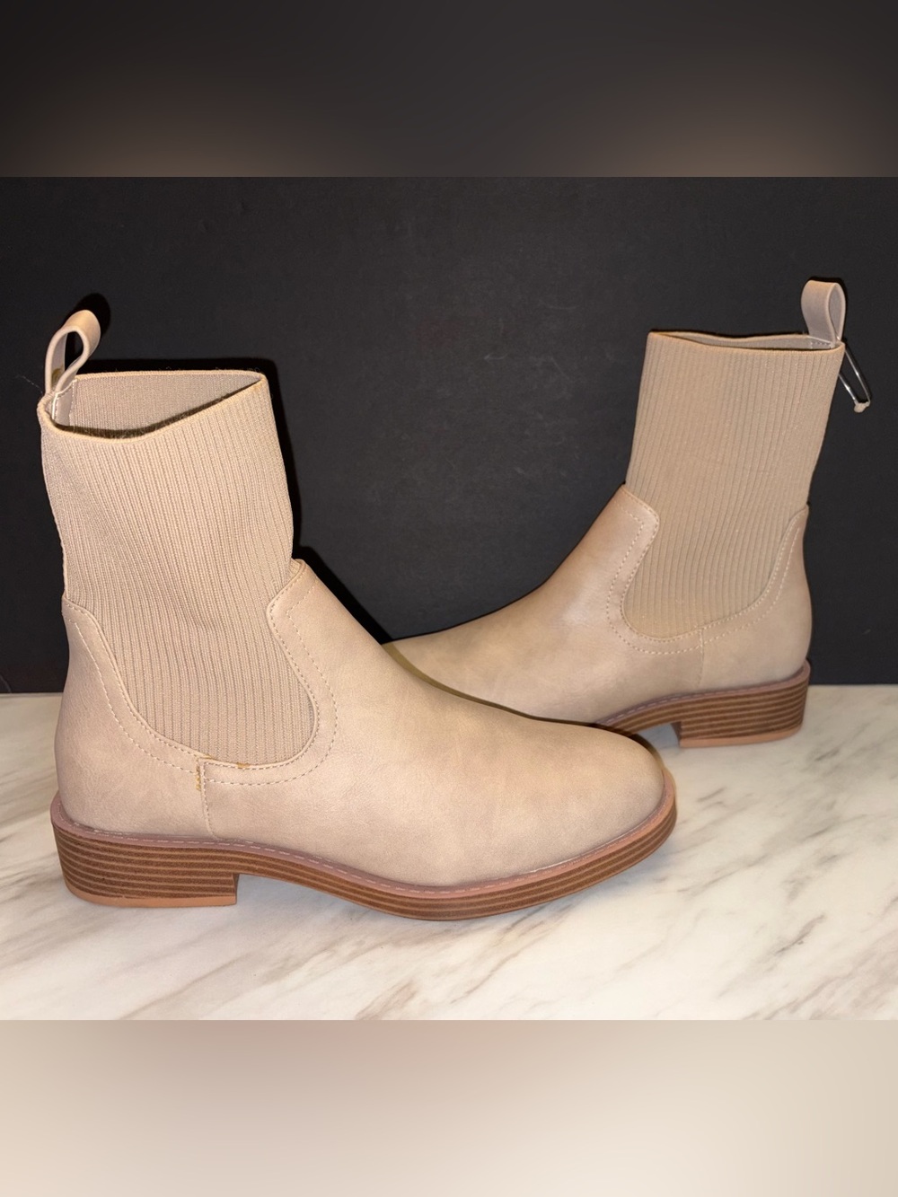 DV Dolce Vita Beige Sock Chelsea Booties Size 9